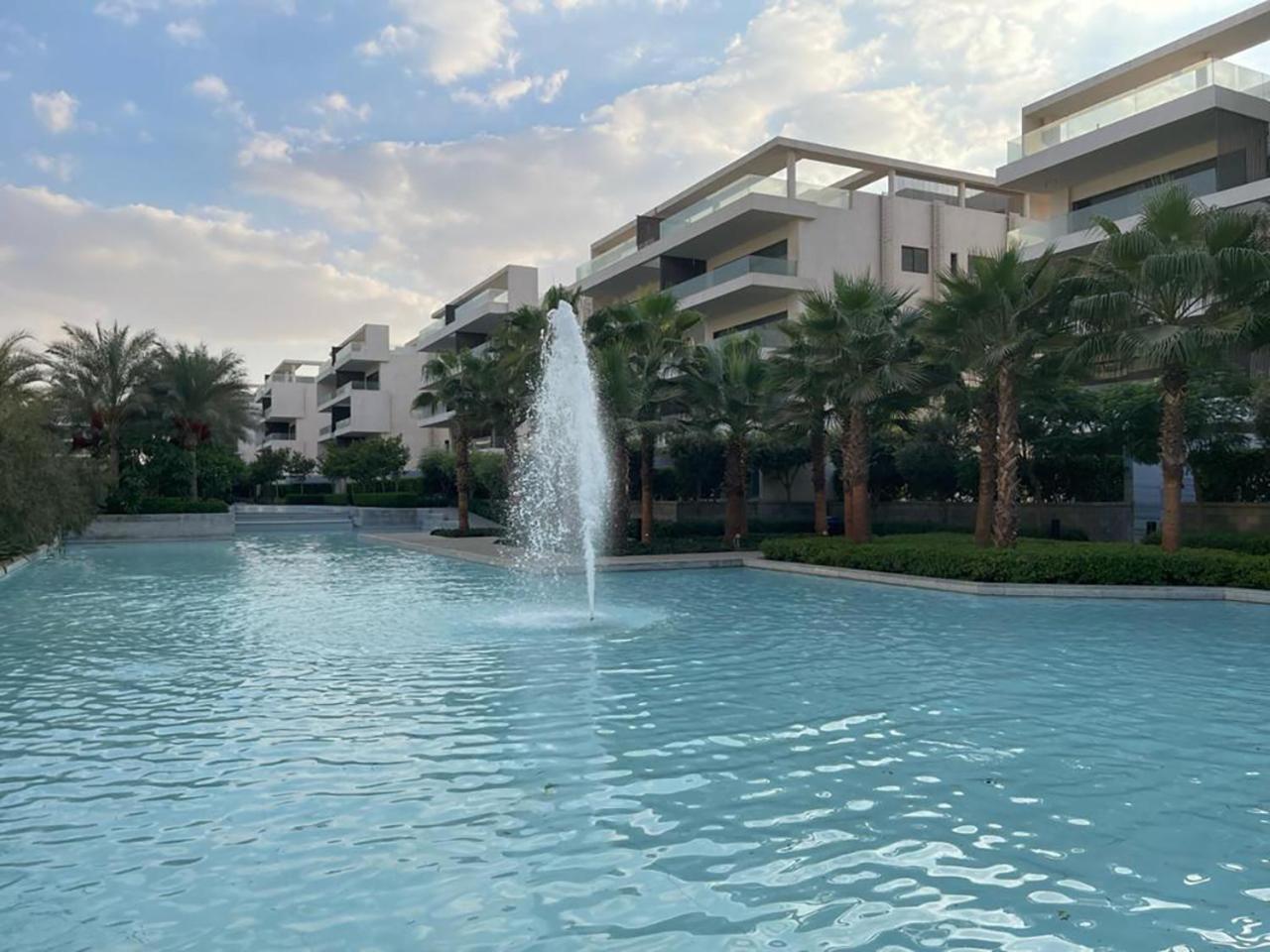 Ground Apartment 2-Bedrooms In Lake View Residence Amazing Price! New Cairo Exterior photo
